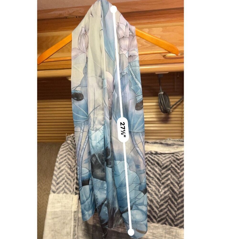 Blue Floral Scarf 100% Polyester 17 x 27 - Picture 6 of 6